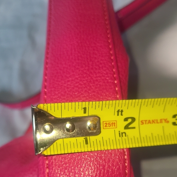 Liz Claiborne Vibrant Pink Small Faux Leather Crossbody Bag CUTE‎ - Picture 16 of 17